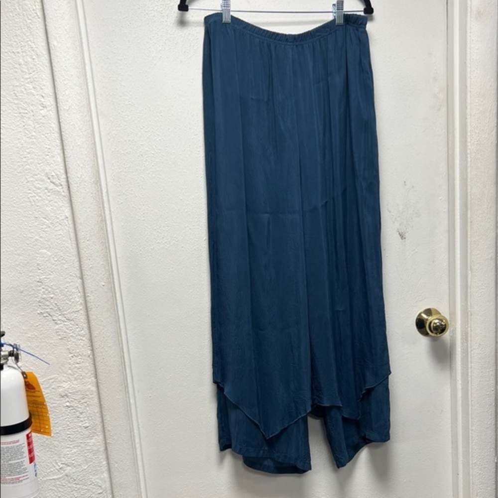 Elegant High-Low Women's Pants in Navy